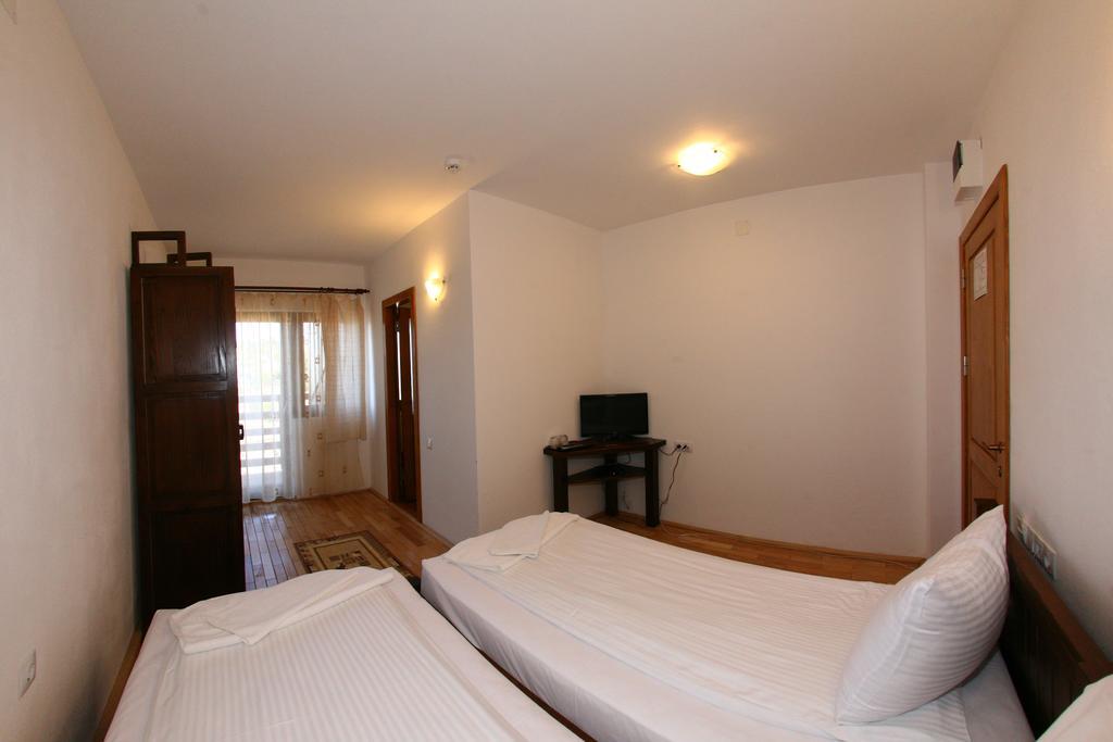 Pensiunea Muntele Alb Horezu Quarto foto