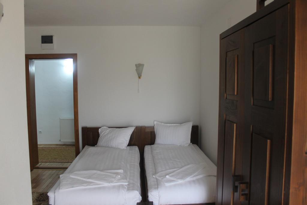 Pensiunea Muntele Alb Horezu Quarto foto