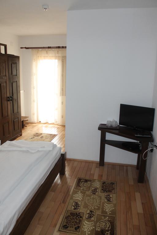 Pensiunea Muntele Alb Horezu Quarto foto