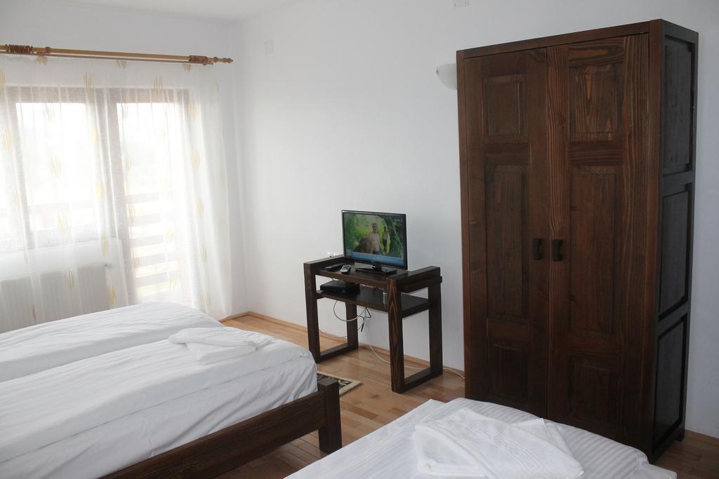Pensiunea Muntele Alb Horezu Quarto foto