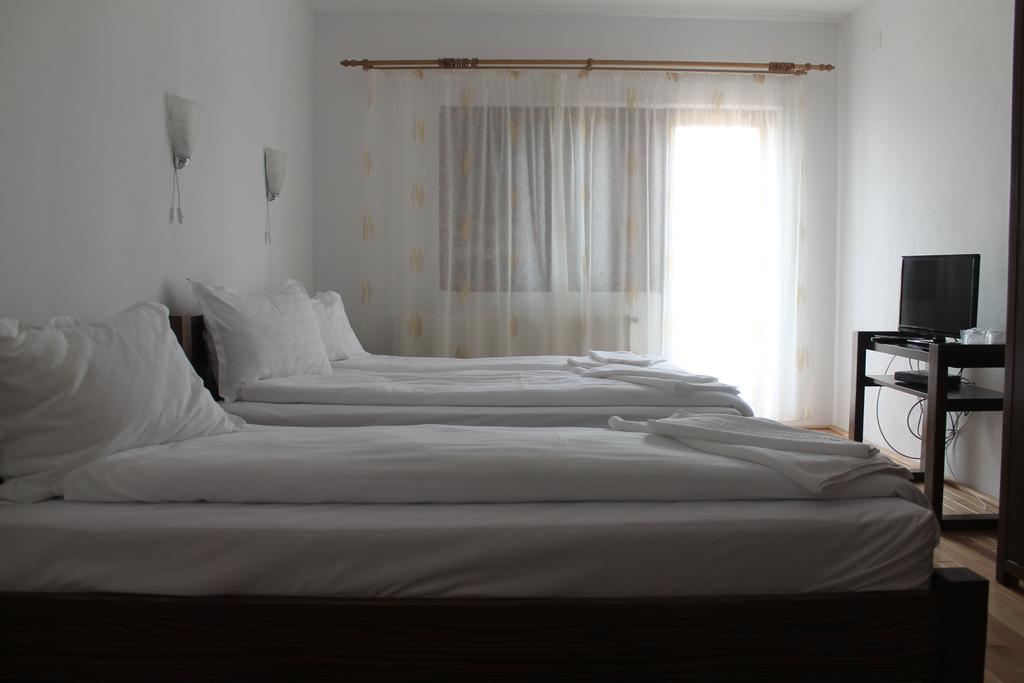 Pensiunea Muntele Alb Horezu Quarto foto
